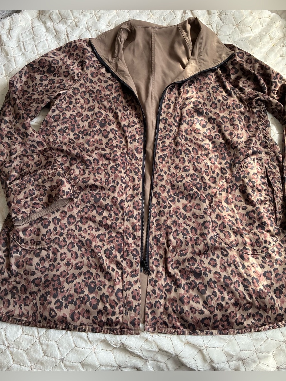 Beautiful reversible leopard-print jacket.